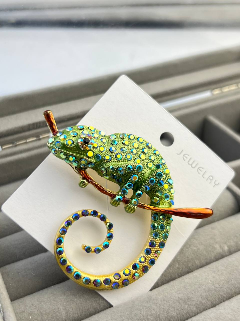 Brooch Mic