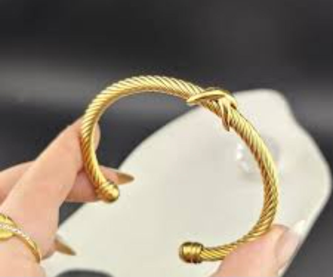 Gold thick bangle