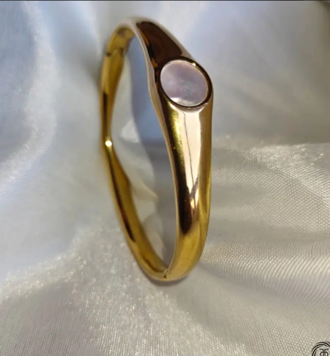 Bangle with white stone