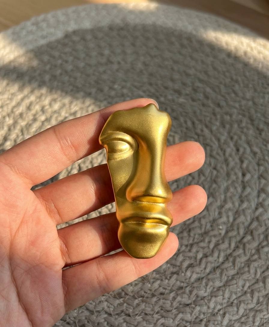 Brooch B