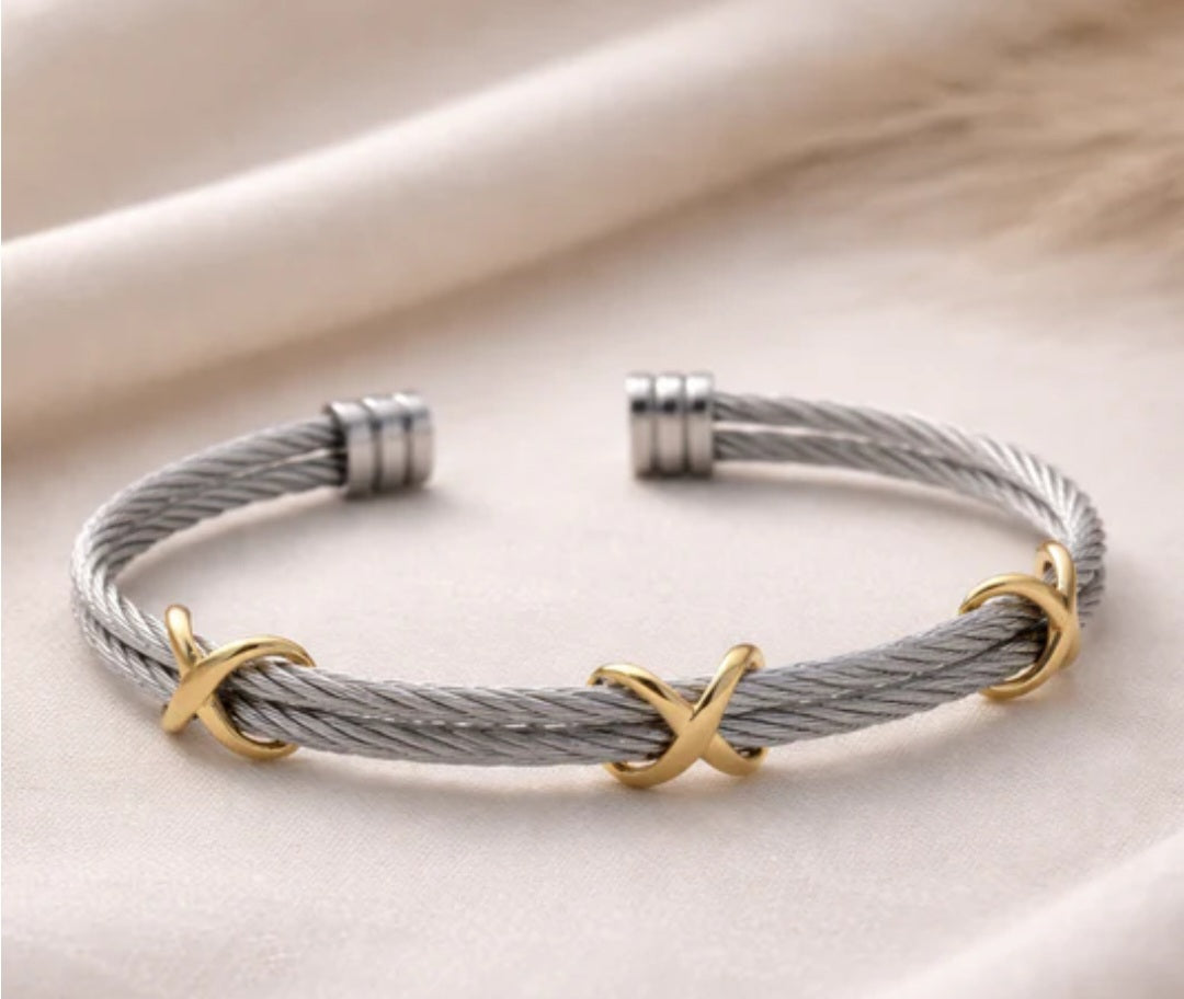 Gold & Silver Stainless Steel Bangle – Elegant and Luxurious Design."