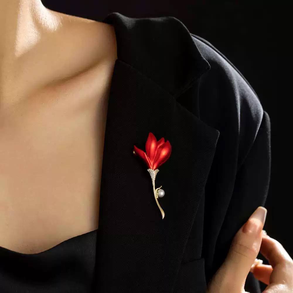 Tulip Brooch B