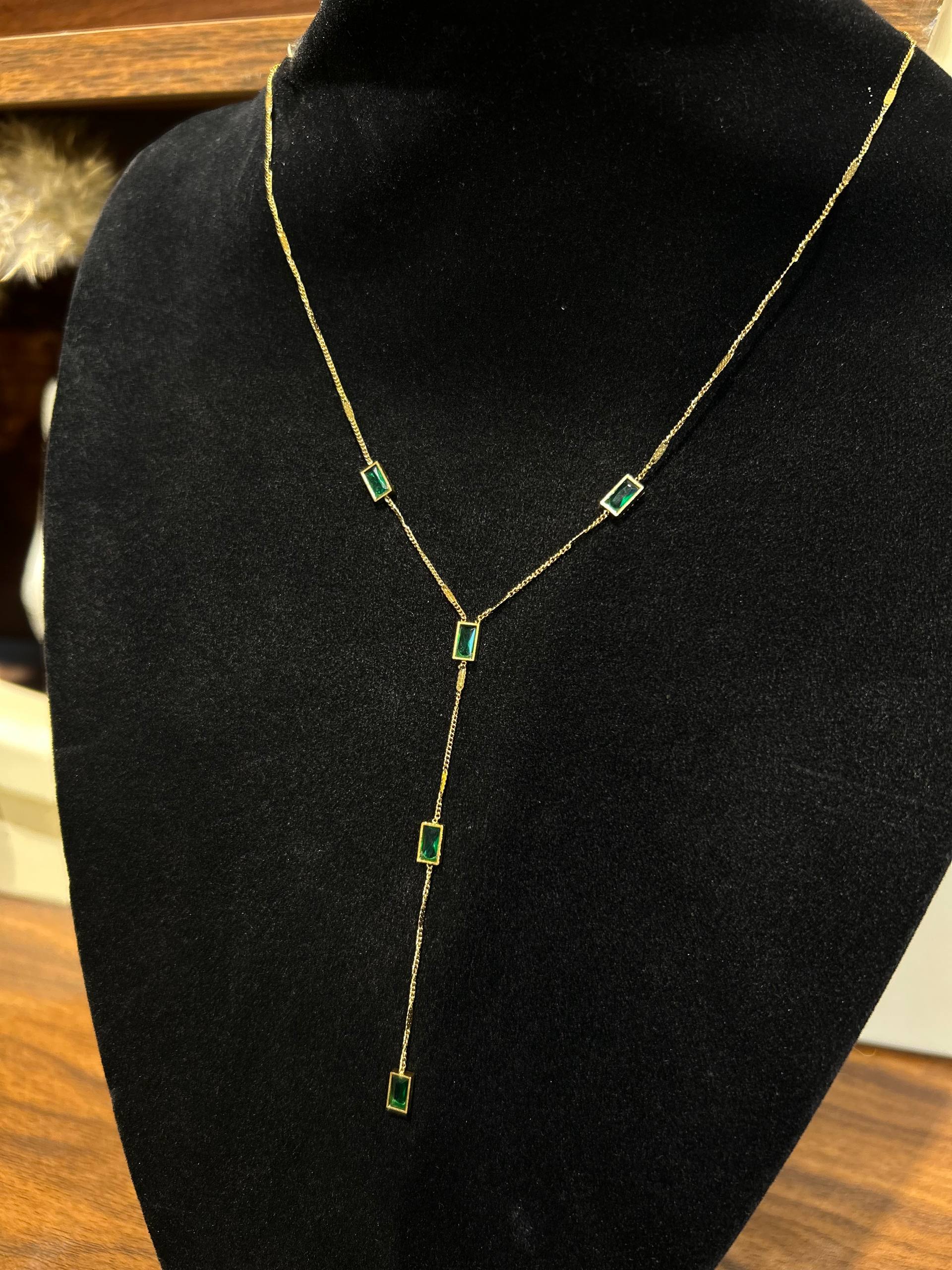 Drop necklace ay