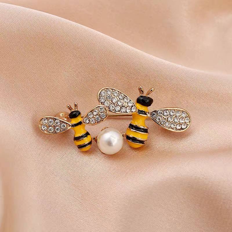 Bee Brooch B