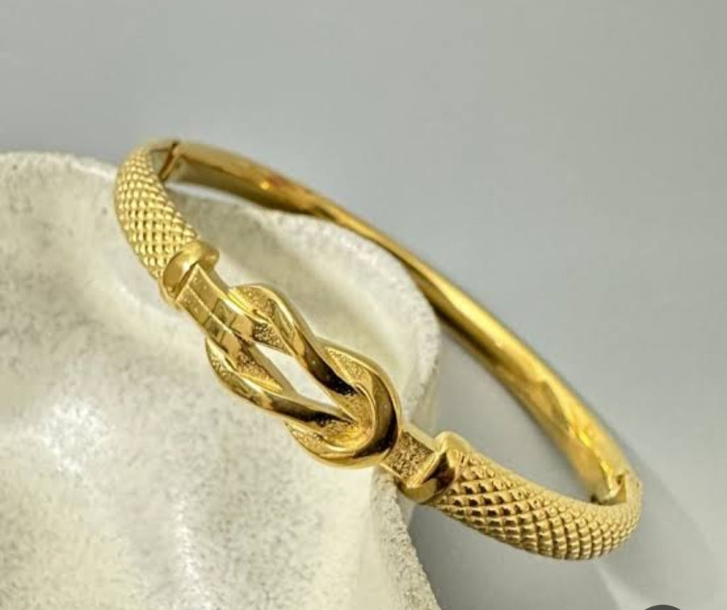 Gold bangle