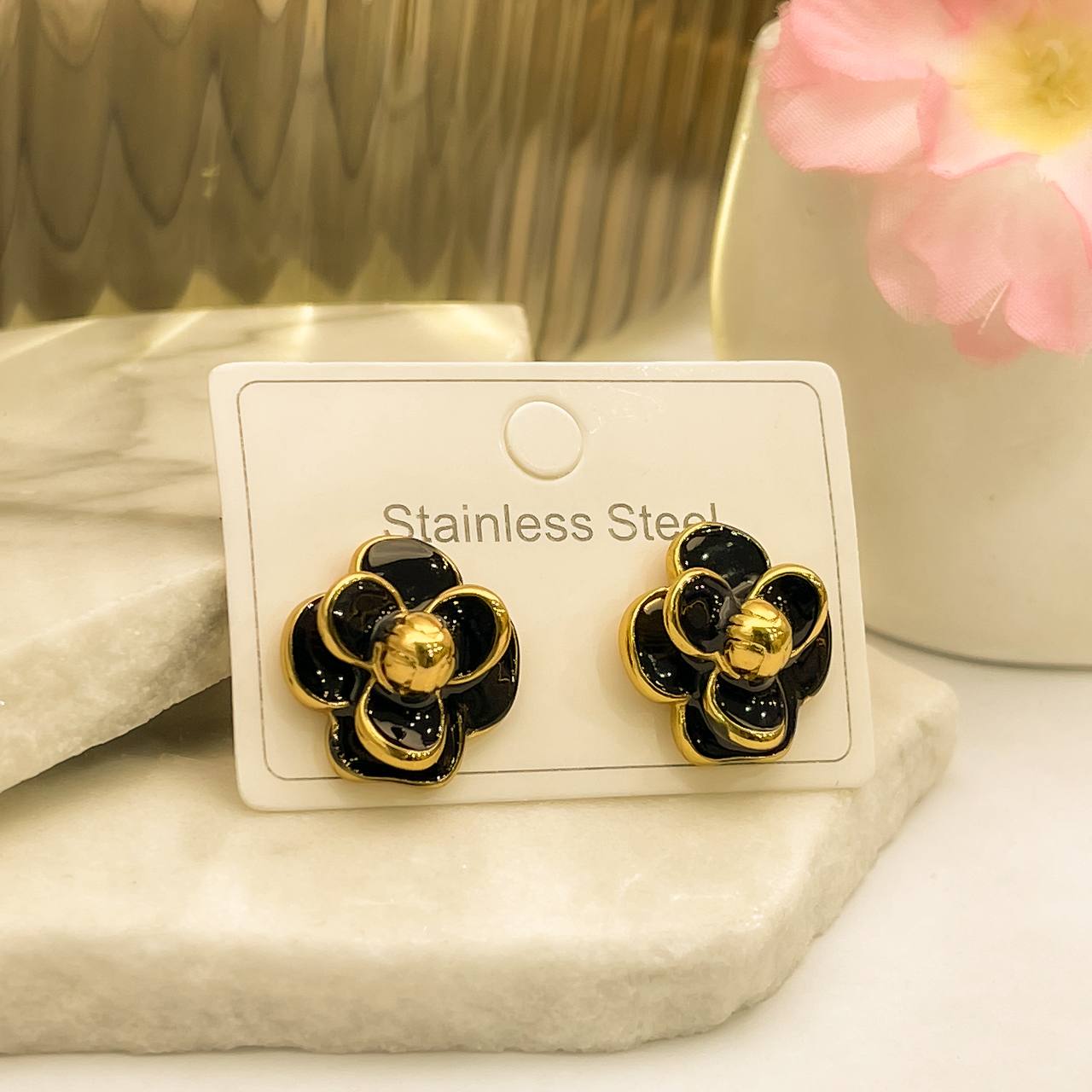 Mena earing