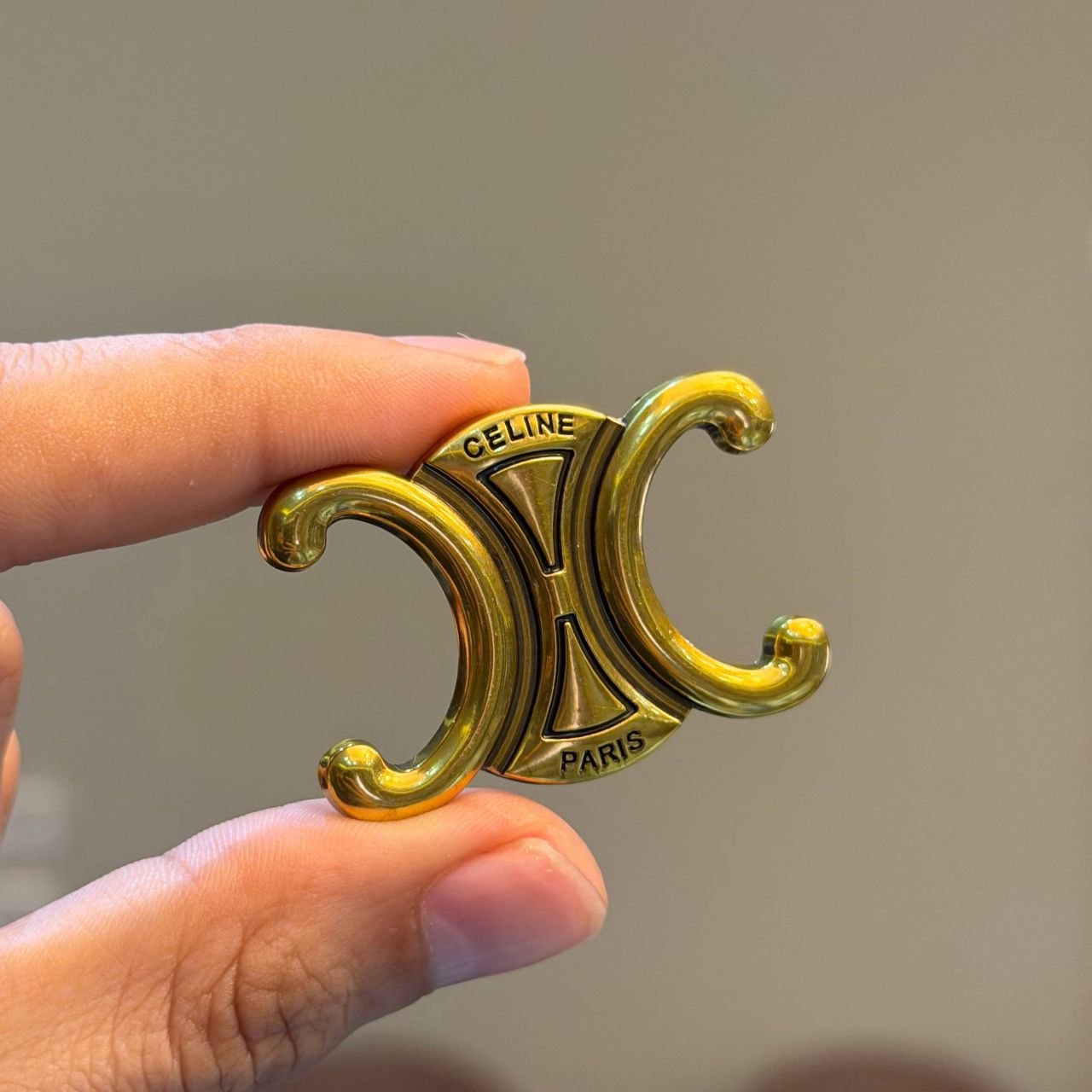 Celine Brooch i