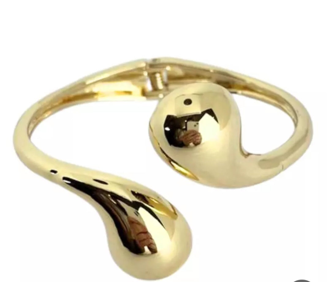 Gold bangle