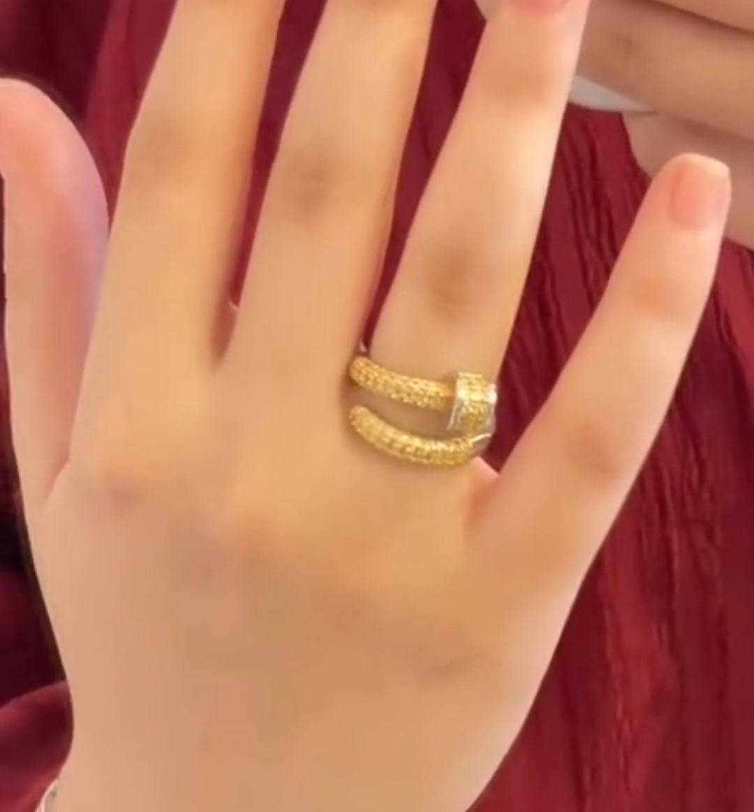 Ay ring