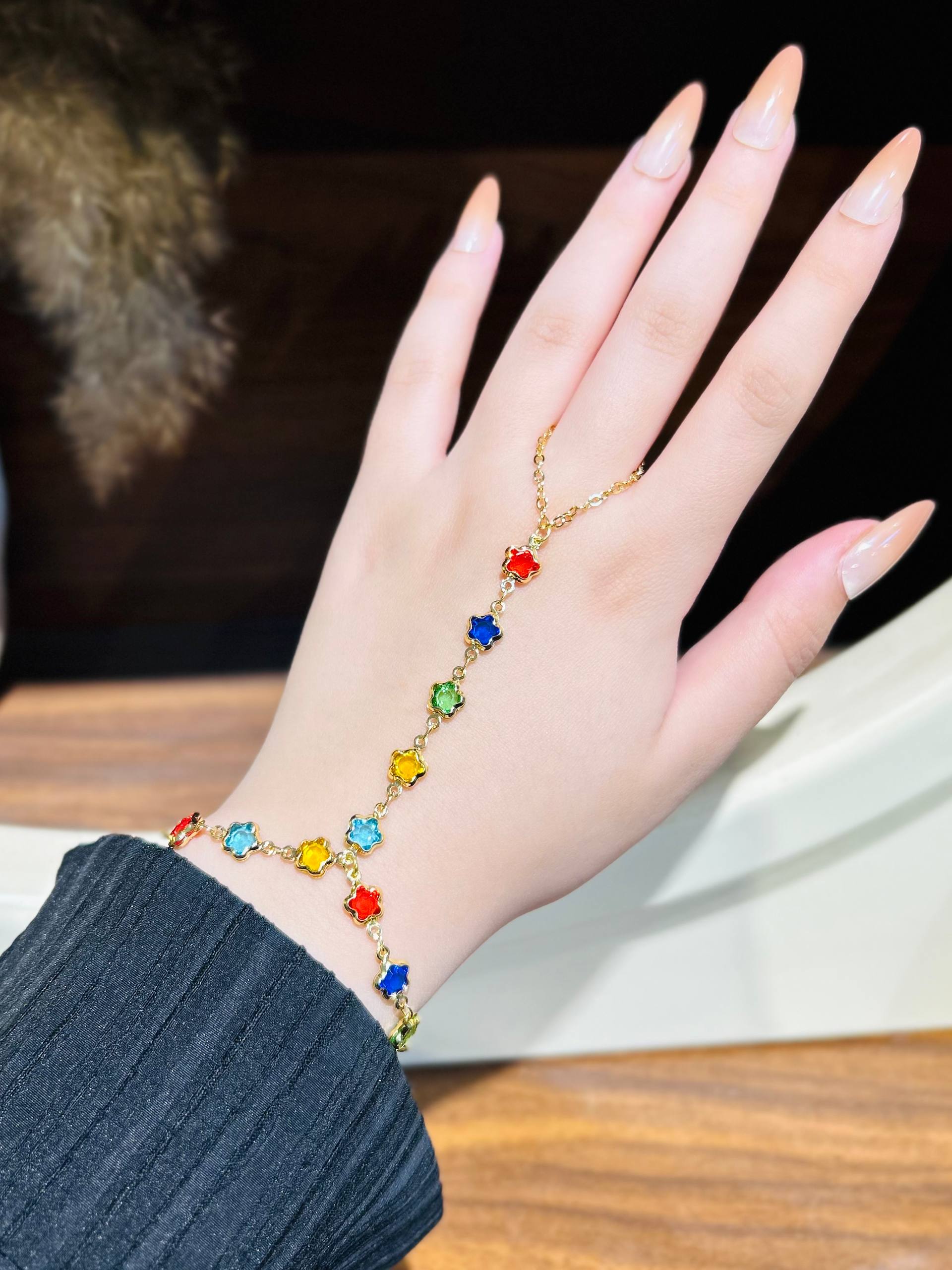 Hand chain ay